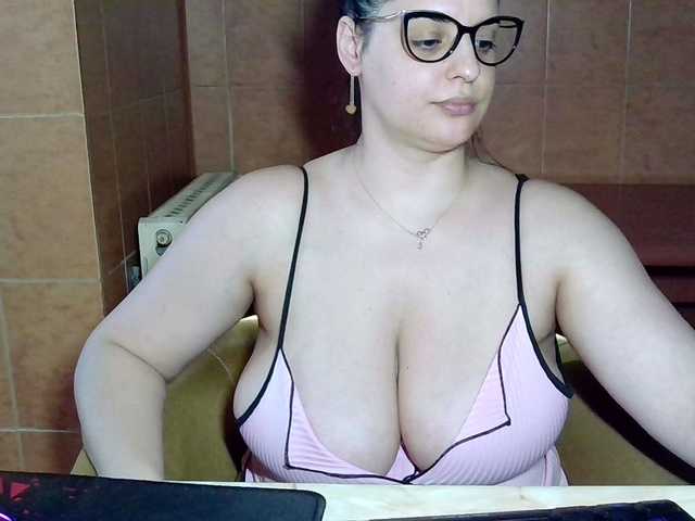 MoniqQuuen live webcam show