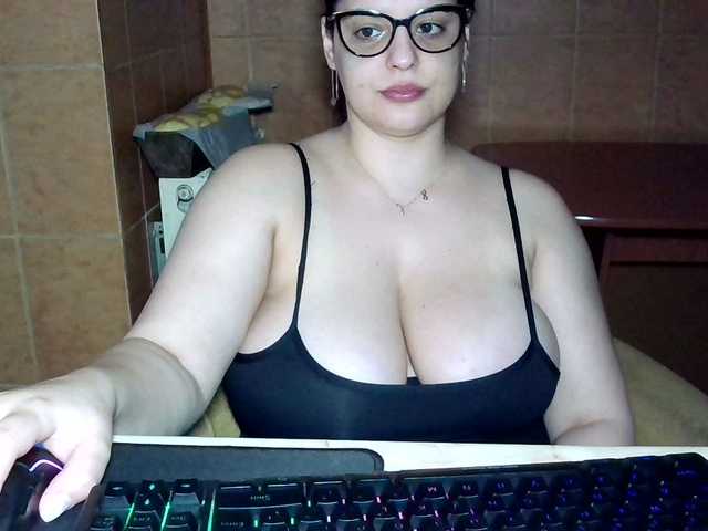 MoniqQuuen's BongaCams show and profile