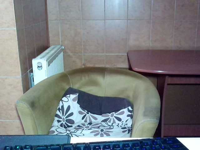 MoniqQuuen live cam on BongaCams