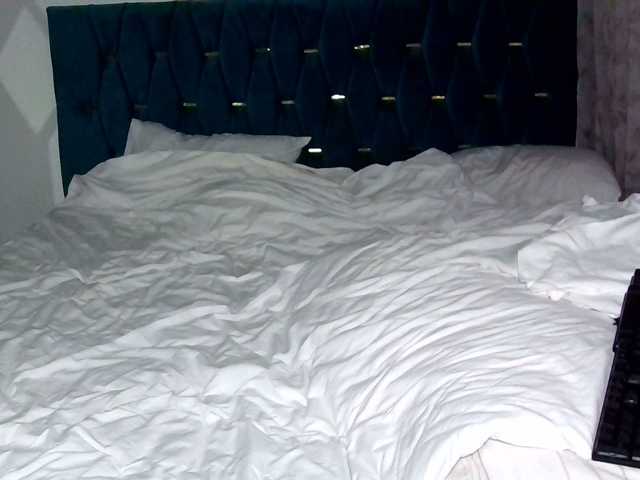 MoniqQuuen live cam preview