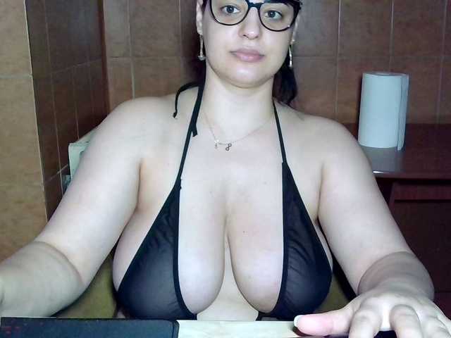 MoniqQuuen live webcam show