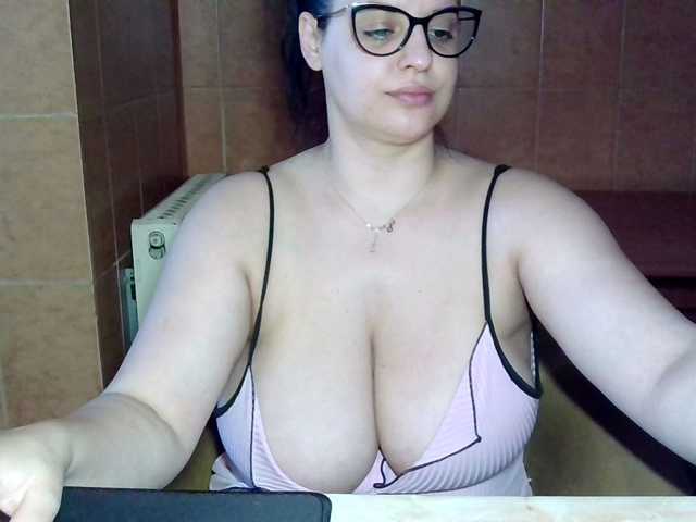 MoniqQuuen live cam preview