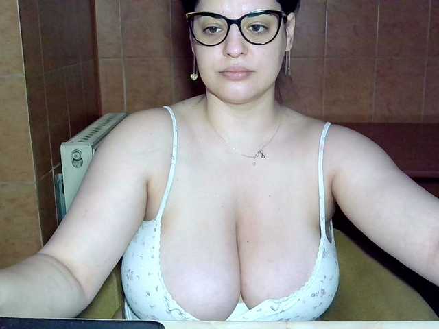 MoniqQuuen live webcam show