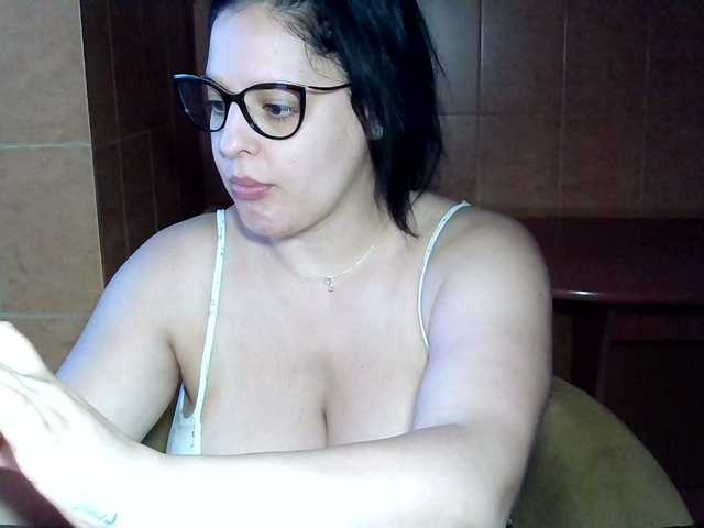 MoniqQuuen live cam on BongaCams