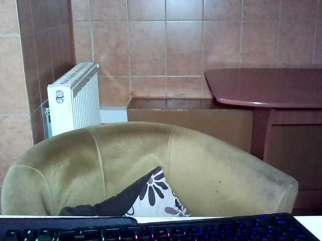 MoniqQuuen live cam on BongaCams