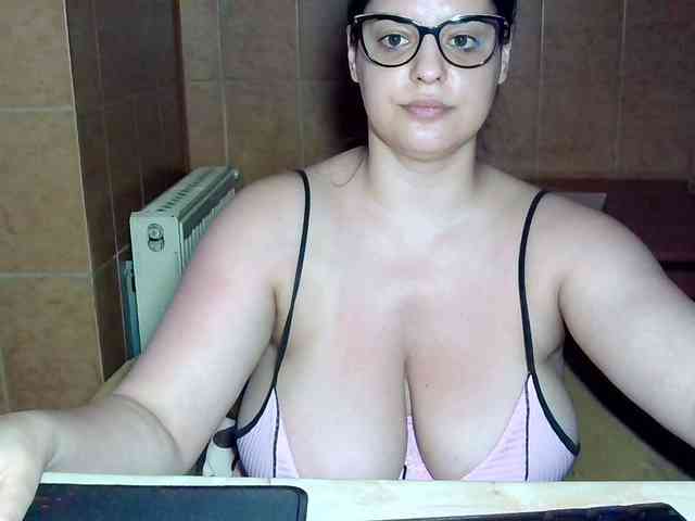 MoniqQuuen webcam