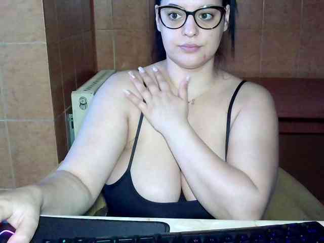 MoniqQuuen webcam