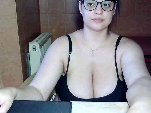 MoniqQuuen MoniqQuuen