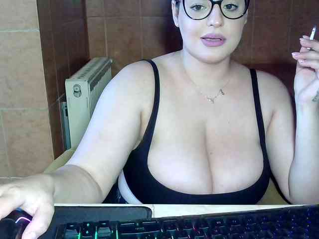 MoniqQuuen webcam