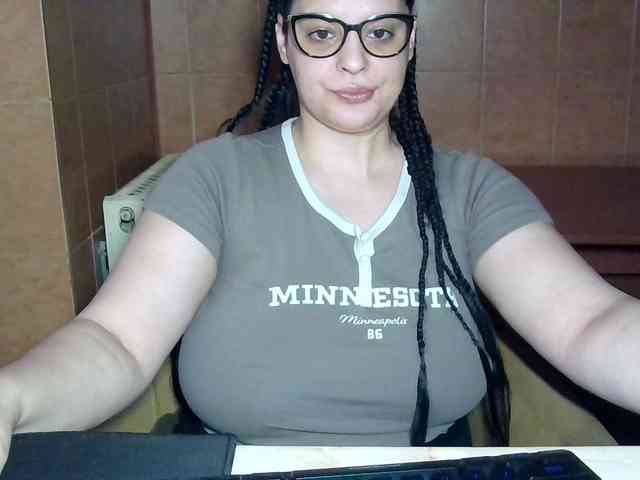 MoniqQuuen MoniqQuuen