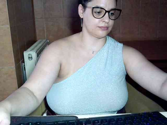 MoniqQuuen webcam