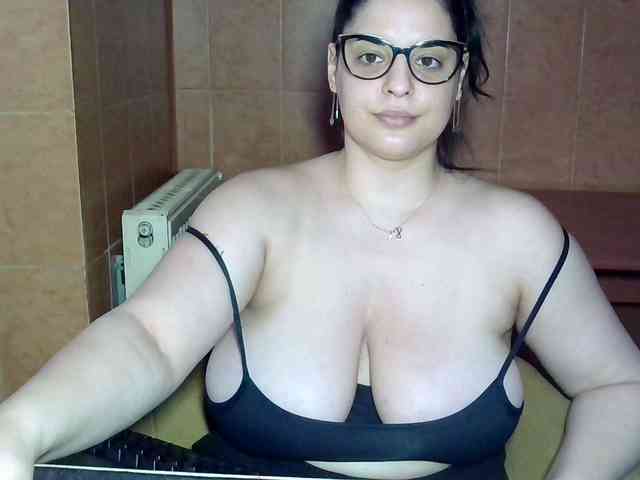 MoniqQuuen webcam