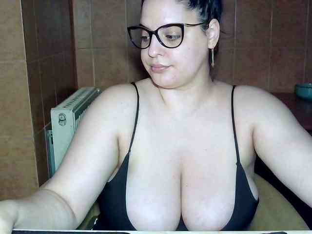 MoniqQuuen webcam