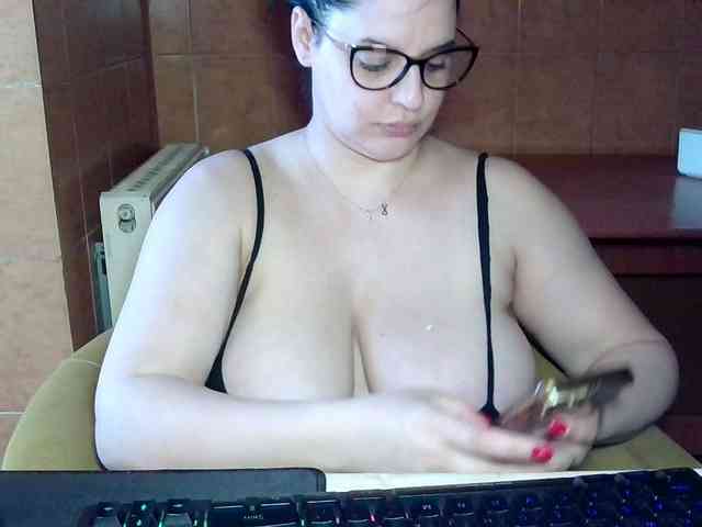 MoniqQuuen webcam