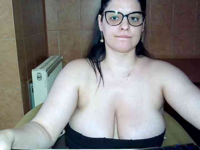 MoniqQuuen webcam
