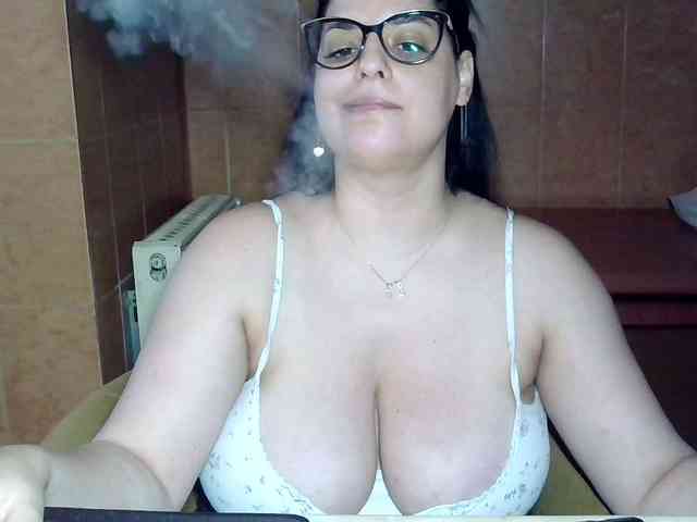 MoniqQuuen webcam