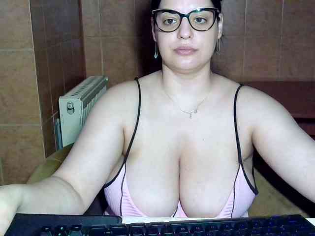 MoniqQuuen webcam