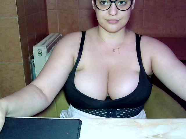 MoniqQuuen webcam