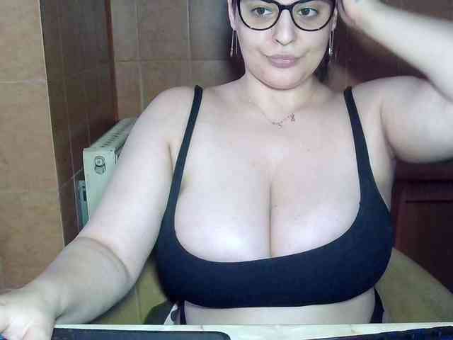 MoniqQuuen webcam