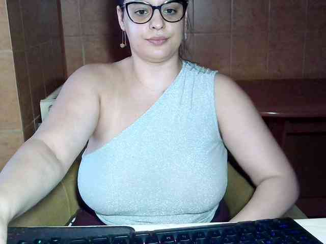 MoniqQuuen MoniqQuuen