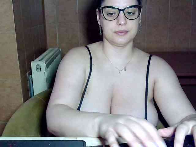 MoniqQuuen webcam