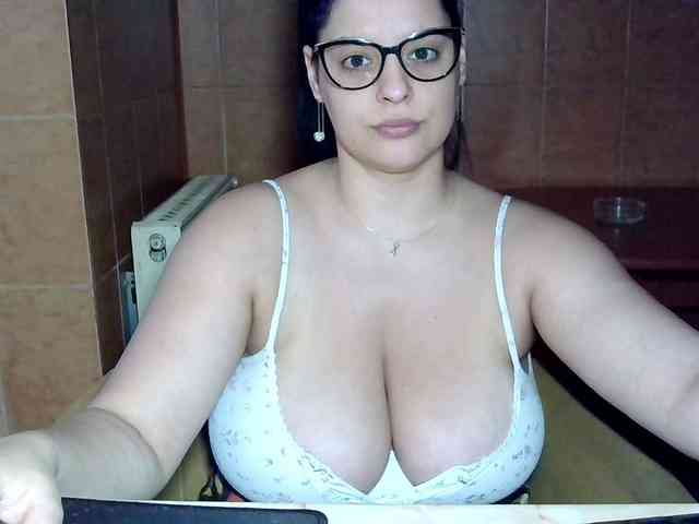 MoniqQuuen webcam