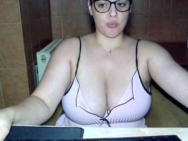 MoniqQuuen webcam