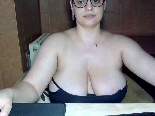 MoniqQuuen MoniqQuuen