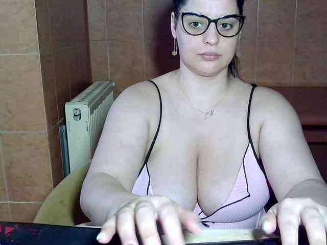 MoniqQuuen webcam