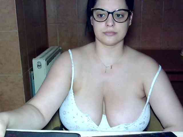 MoniqQuuen webcam