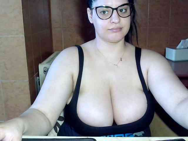 MoniqQuuen webcam