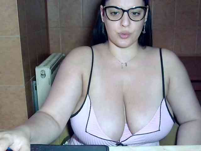 MoniqQuuen webcam