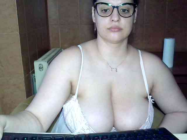 MoniqQuuen webcam