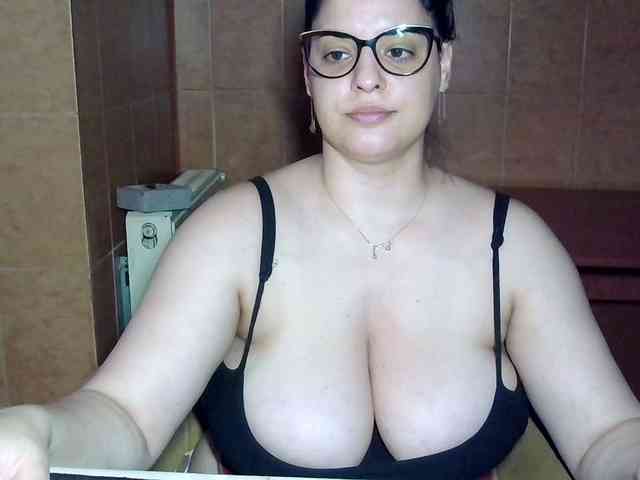 MoniqQuuen webcam