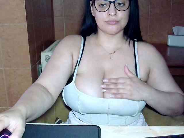 MoniqQuuen webcam
