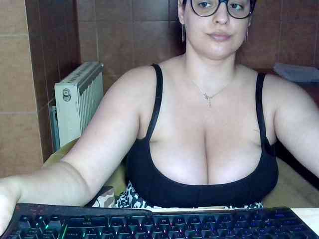 MoniqQuuen webcam