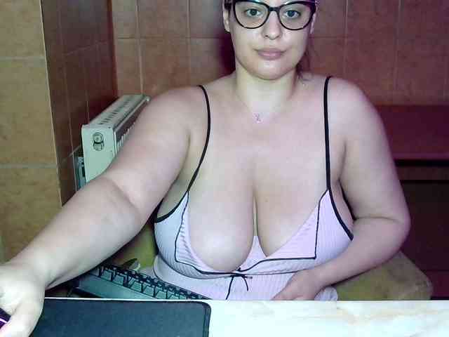 MoniqQuuen webcam