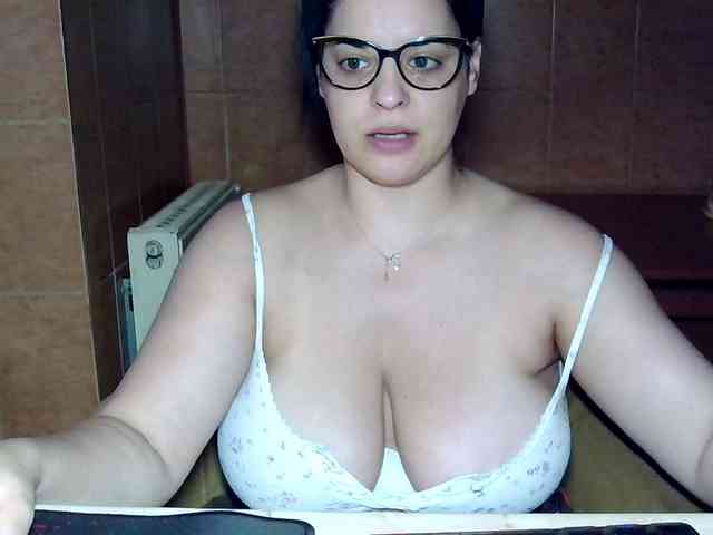 MoniqQuuen webcam