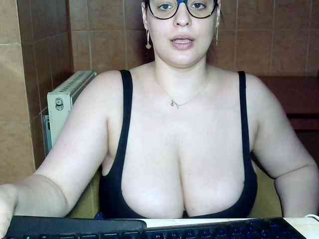 MoniqQuuen webcam