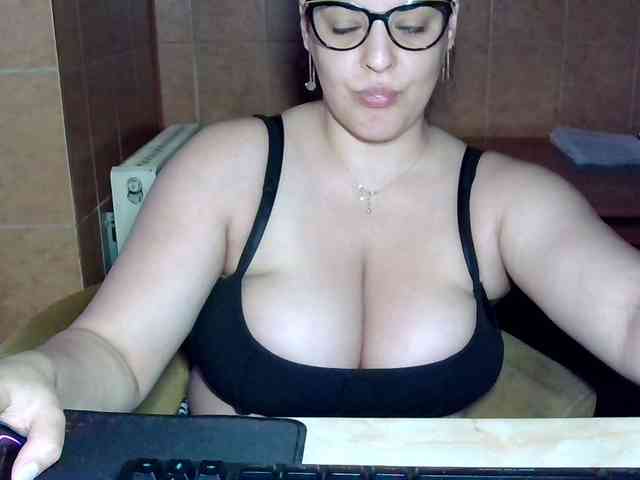 MoniqQuuen webcam