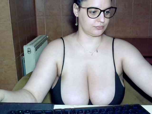 MoniqQuuen webcam