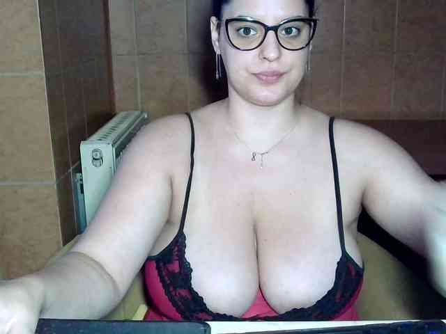 MoniqQuuen webcam