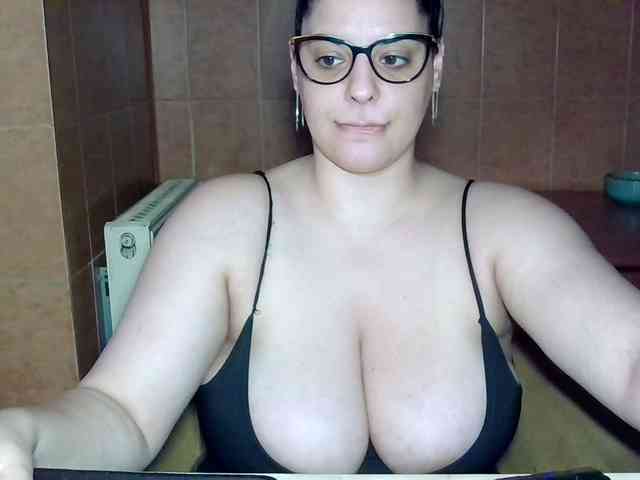 MoniqQuuen webcam