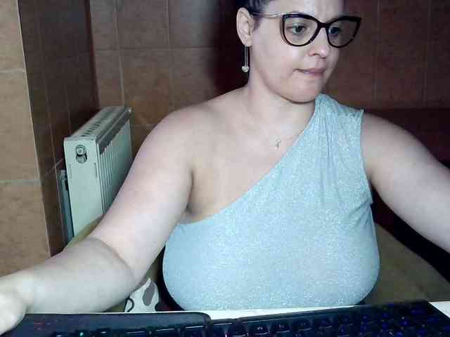 MoniqQuuen webcam
