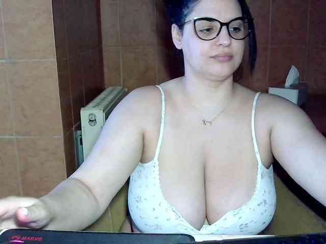 MoniqQuuen webcam