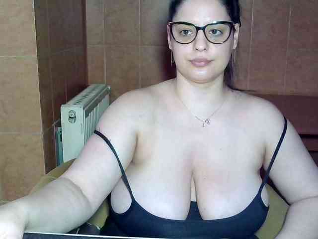 MoniqQuuen webcam