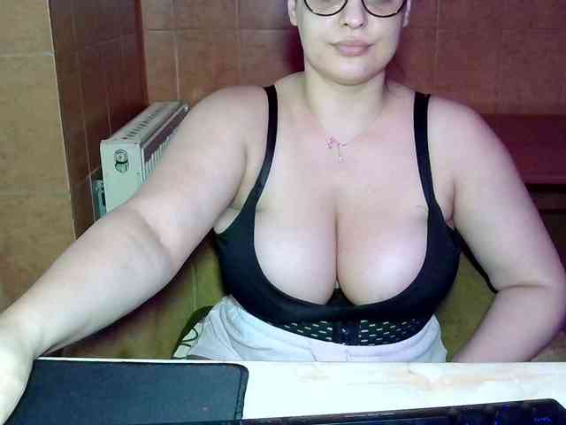 MoniqQuuen webcam