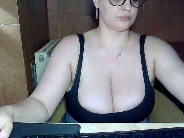 MoniqQuuen webcam