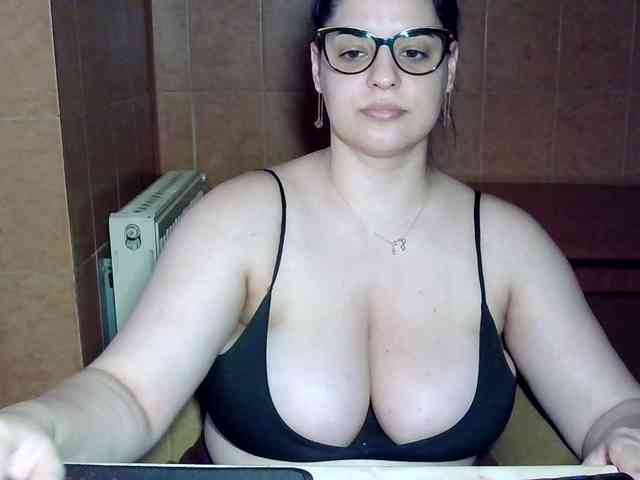 MoniqQuuen MoniqQuuen