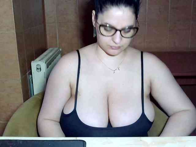 MoniqQuuen webcam